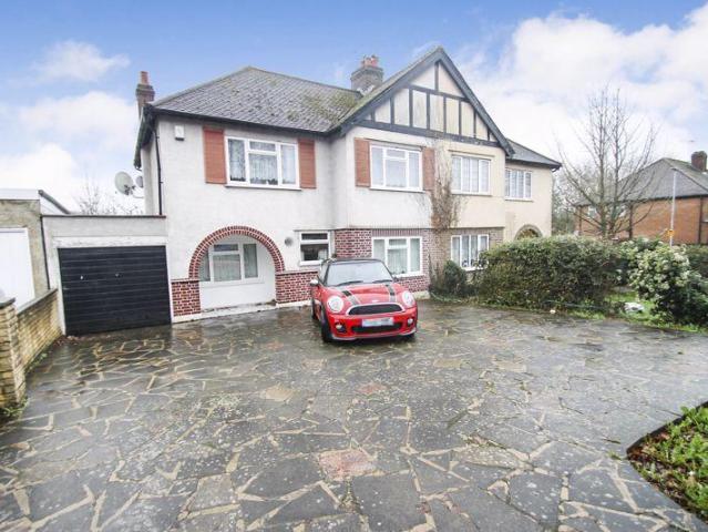 House for rent in Northwood, Greater London