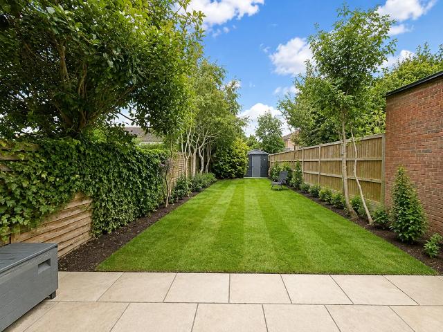 House for rent in Charlesworth, East Midlands