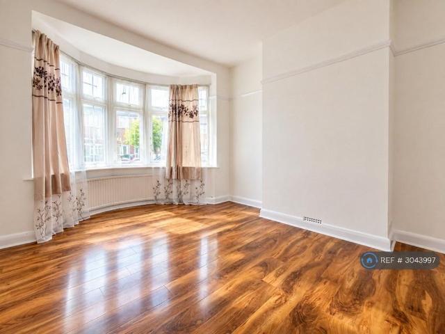 House for rent in London Borough of Ealing, Hanwell