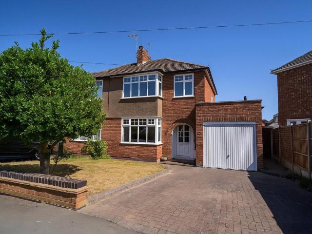 House for rent in Whitnash, Green Close
