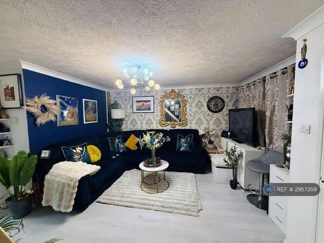 House for rent in Allington, Midway