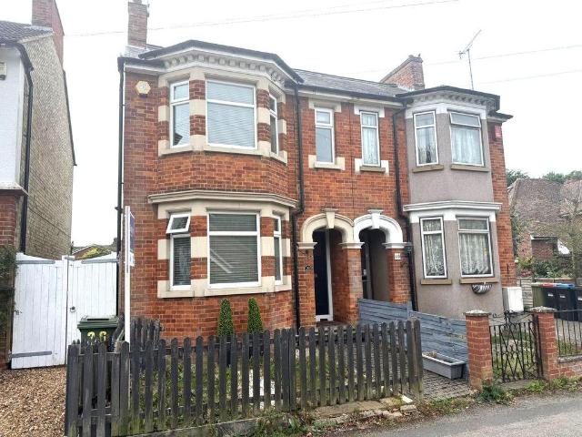 House for rent in Aspley Guise, Central Bedfordshire