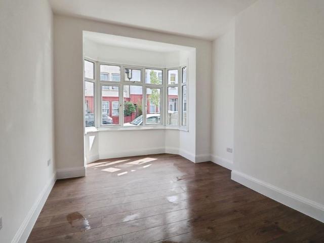 House for rent in Alton Barnes, Essex