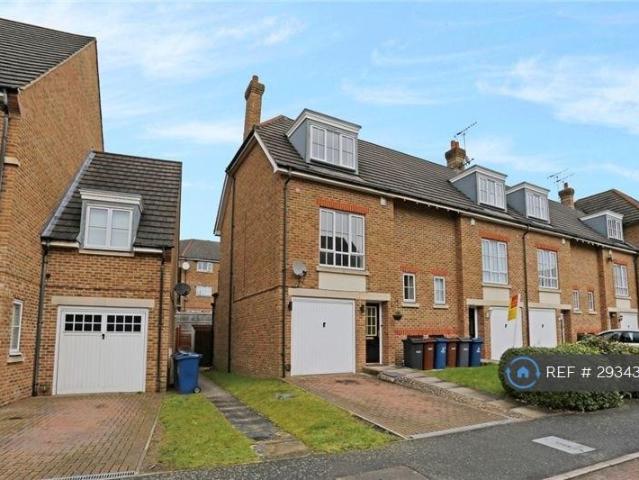 House for rent in Little Stanmore, Greater London