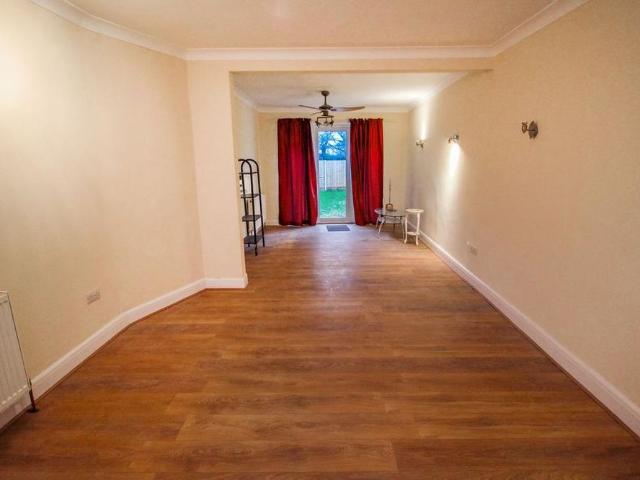 House for rent in Queensbury, Greater London
