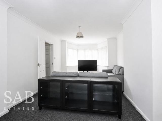 House for rent in London Borough of Ealing, Greater London