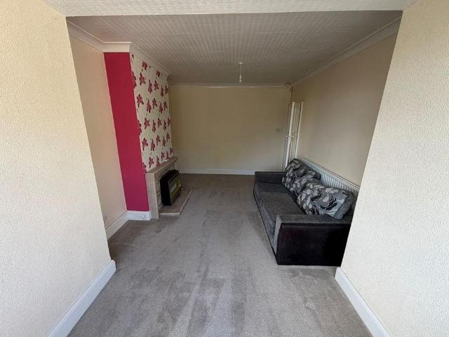 House for rent in Dixons Green, West Midlands