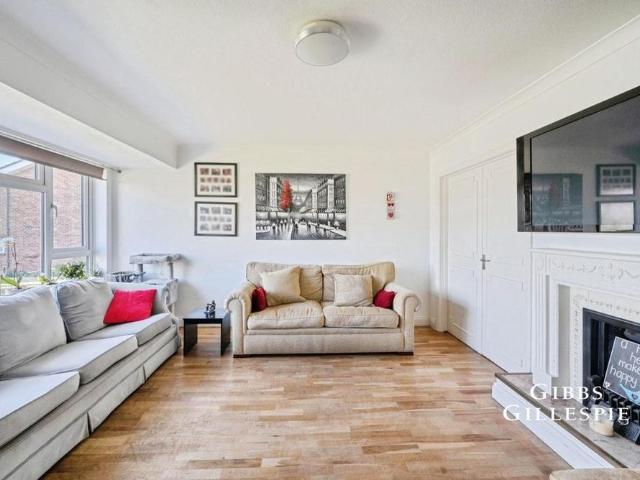 House for rent in Maple Cross, Three Rivers