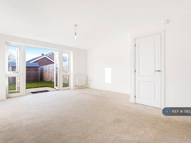 House for rent in Shinfield