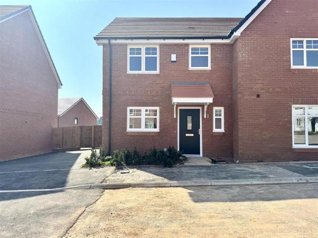 House for rent in Keresley Green, Keresley