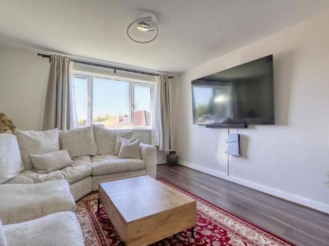 House for rent in Totteridge, Buckinghamshire