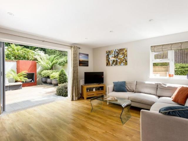 House for rent in Caterham Valley, Tandridge
