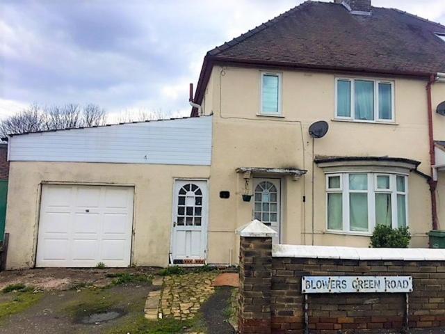 House for rent in Dixons Green, West Midlands