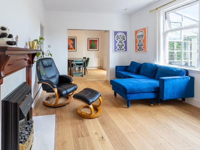 House for rent in Comely Bank, Craigleith