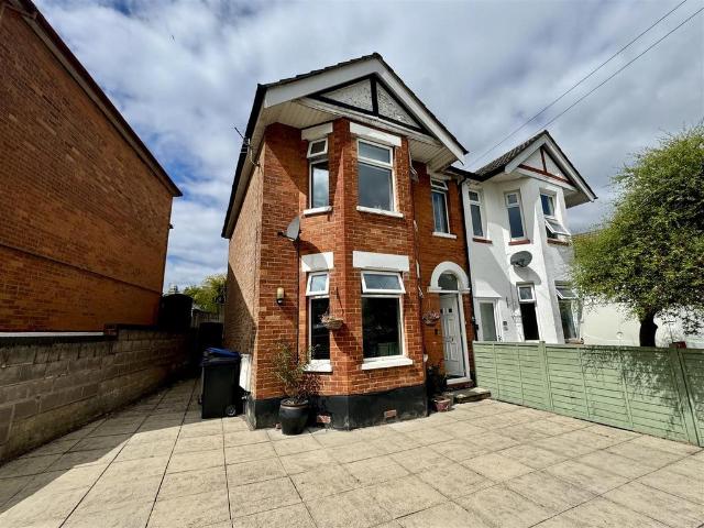 House for rent in Penn Hill, Poole
