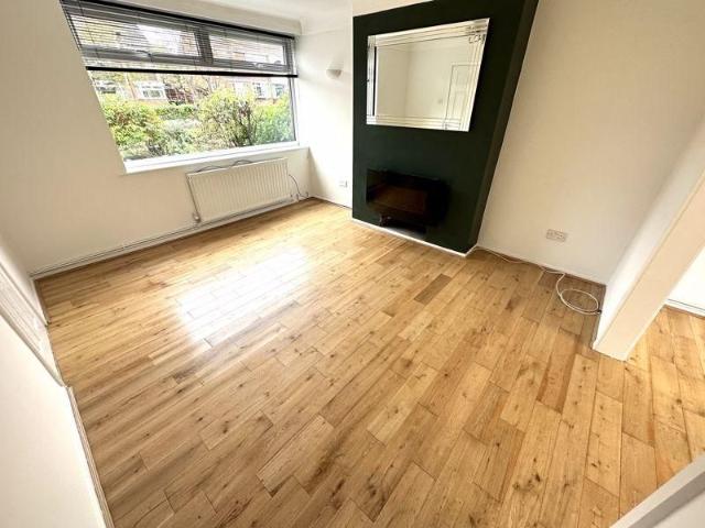 House for rent in Rossmore, Cheshire