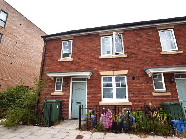 House for rent in Falcon Lodge, Wales
