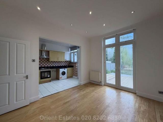 House for rent in Hendon Central, The Hyde