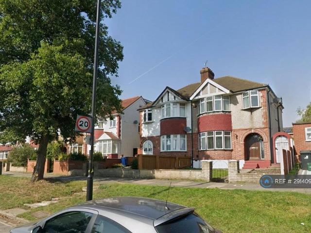 House for rent in London Borough of Ealing, Greater London