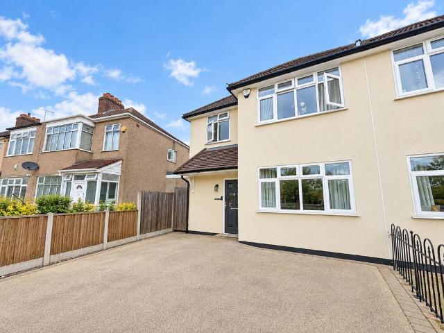 House for rent in Collier Row, Greater London