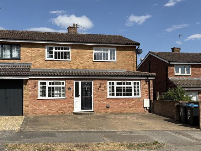 House for rent in Pouchen End, Hertfordshire