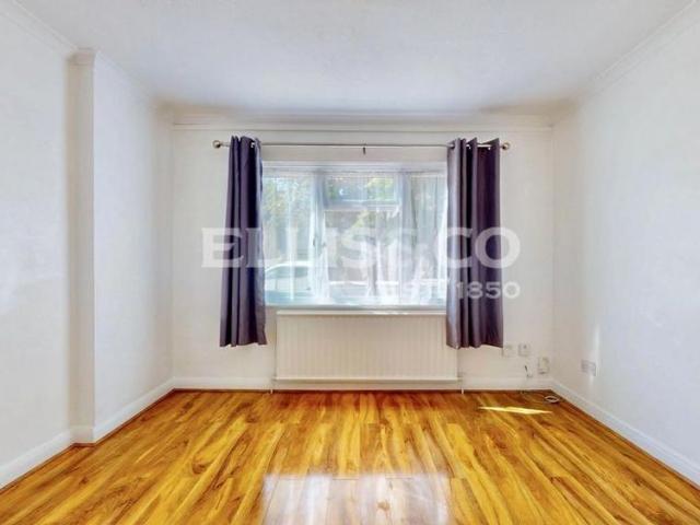 House for rent in London Borough of Ealing, Greater London