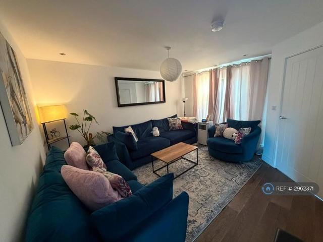 House for rent in Lakenham, East Bank