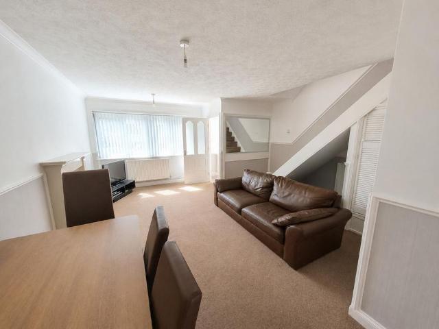 House for rent in Aldersley, West Midlands