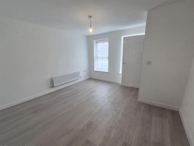 House for rent in Overstone, Moulton