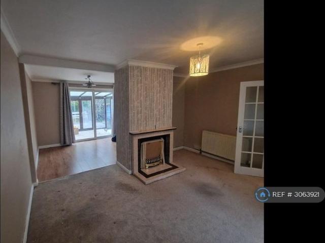 House for rent in Hawthorn, Church Village