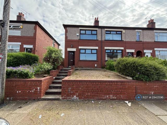 House for rent in Lower Place, Burnedge