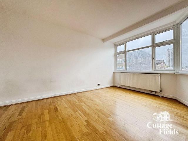 House for rent in Ponders End, Greater London