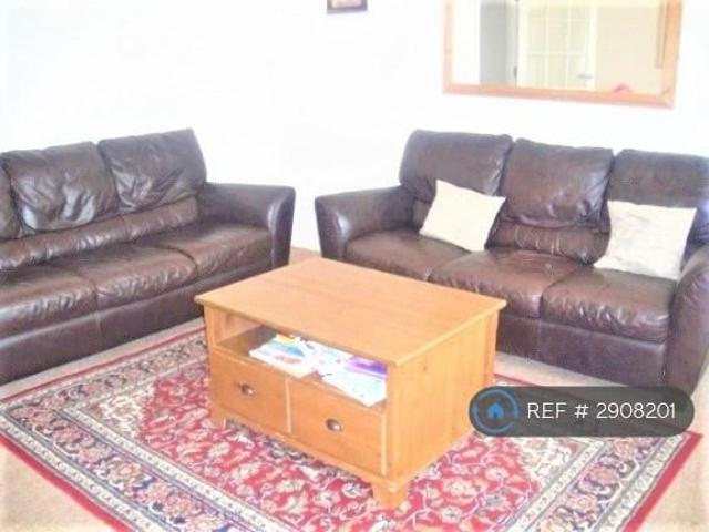 House for rent in London Borough of Ealing, Greater London