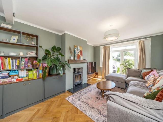 House for rent in Dollis Hill, Greater London