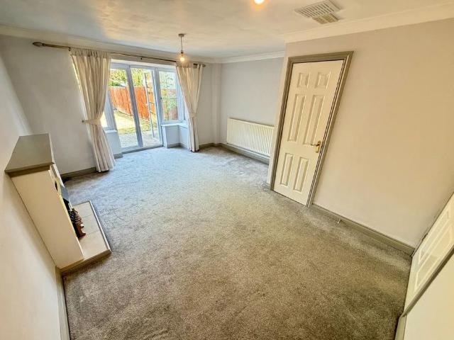 House for rent in Elmfield, Leicestershire