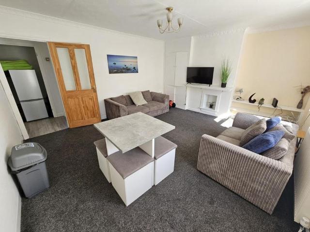 House for rent in Nangreaves, Wales