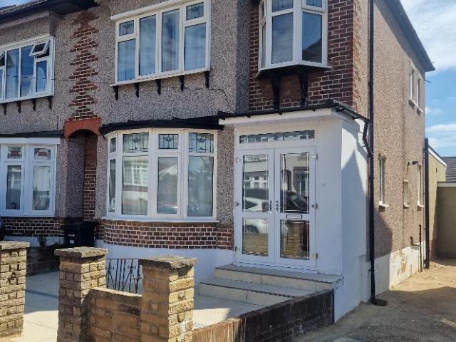 House for rent in Fairlop, Greater London