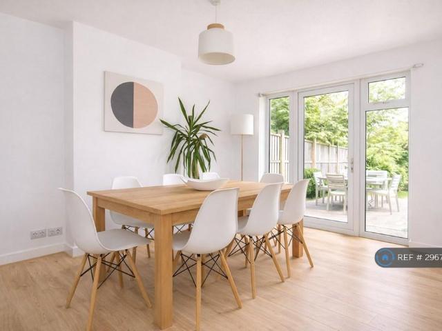 House for rent in Motspur Park, Greater London