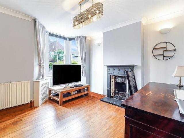 House for rent in Walton On The Hill, Red Hill