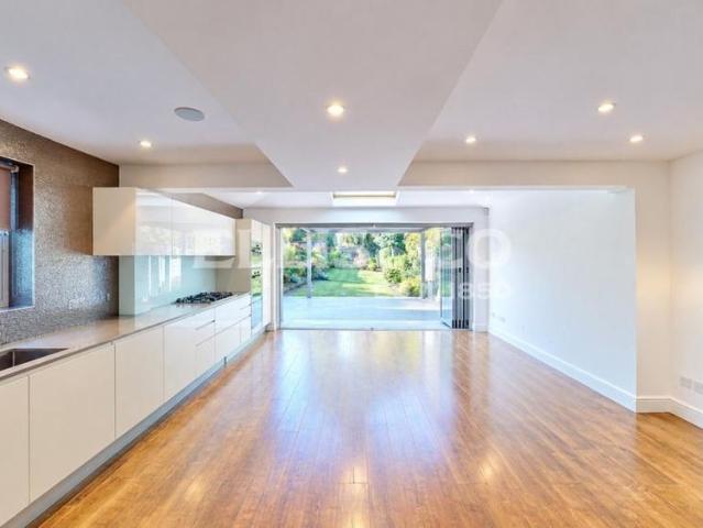 House for rent in Carpenders Park, Three Rivers