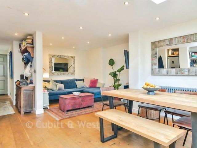 House for rent in Arundel, Clapham