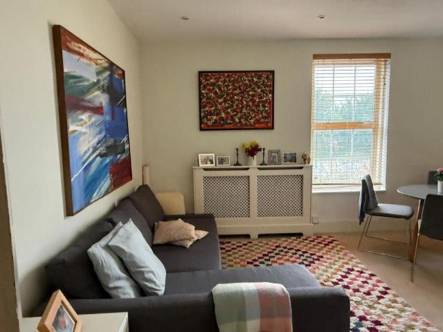 House for rent in Mortlake, Greater London