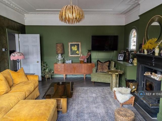 House for rent in Fallow Corner, Greater London