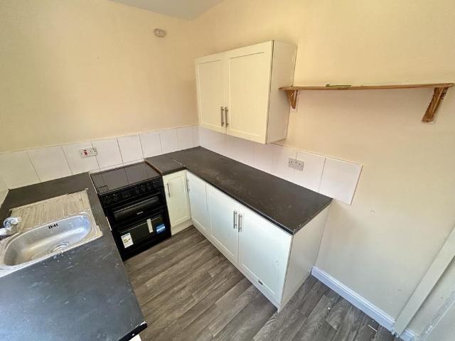 House for rent in Dixons Green, West Midlands