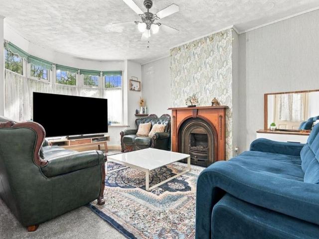 House for rent in Fairlop, Greater London