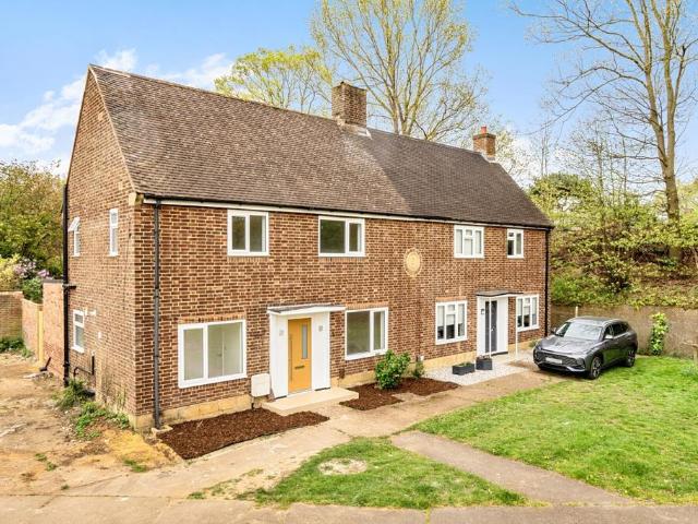 House for rent in Lower Green Esher, Blackhills