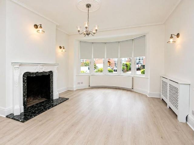 House for rent in Winchmore Hill, Greater London