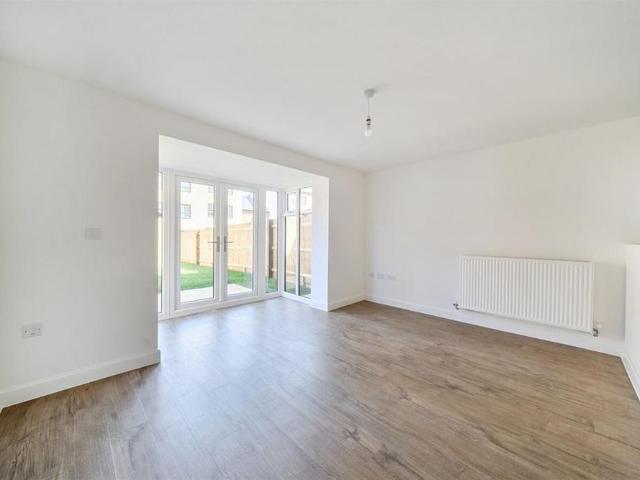 House for rent in Caldecott, Dromore