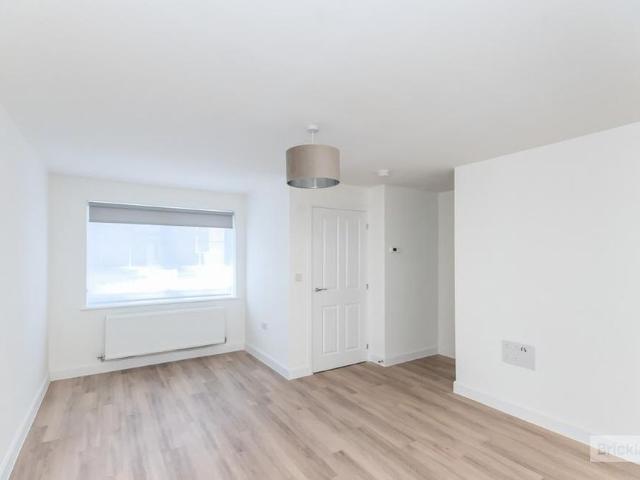House for rent in Littlecote, West Sussex