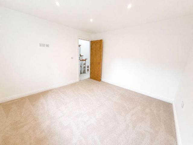 House for rent in Navestock Side, Essex
